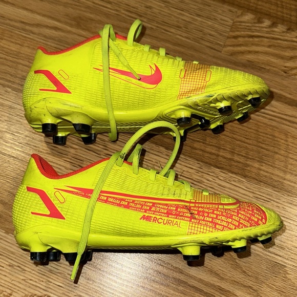Used-Nike soccer cleats kids size 3.5 - Picture 2 of 5